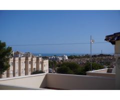 CHALET DE 3 DORMITORIOS CON VISTAS AL MAR Y PISCINA COMUNITARIA - ZONA SAN MIGUEL DE SALINAS -