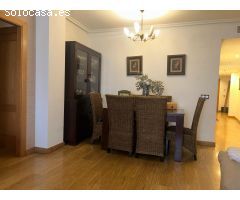 GRAN APARTAMENTO DE 4 DORMITORIOS A 600 METROS DEL MAR - ZONA TORREVIEJA CENTRO -