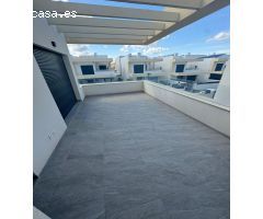 VILLA DE LUJO DE 3 DORMITORIOS CON PISCINA PRIVADA CLIMATIZADA Y SAUNA - ZONA LOS MONTESINOS -