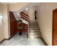 GRAN APARTAMENTO DE 4 DORMITORIOS A MENOS DE 500 METROS DEL MAR - ZONA TORREVIEJA CENTRO -