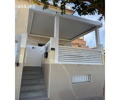 PRECIOSO ADOSADO DE 3 DORMITORIOS CON SOLÁRIUM PRIVADO - ZONA GUARDAMAR -