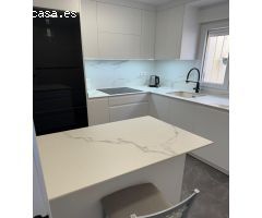 PRECIOSO ADOSADO DE 3 DORMITORIOS CON SOLÁRIUM PRIVADO - ZONA GUARDAMAR -