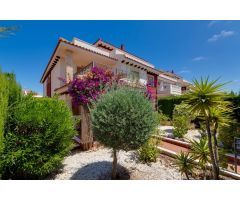 ESPECTACULAR BUNGALOW EN ORIHUELA COSTA CON PISCINA COMUNITARIA