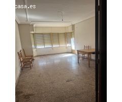 PISO DE 3 DORMITORIOS Y 2 BAÑOS -ZONA CENTRO BENEJÚZAR-
