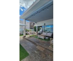 VILLA INDEPENDIENTE DE 5 DORMITORIOS CON SOLÁRIUM Y PISCINA PRIVADA -ZONA VILLAMARTÍN-
