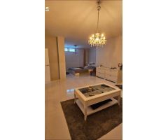 VILLA INDEPENDIENTE DE 5 DORMITORIOS CON SOLÁRIUM Y PISCINA PRIVADA -ZONA VILLAMARTÍN-