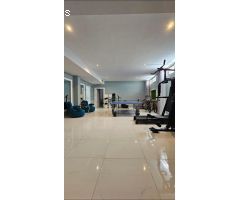 VILLA INDEPENDIENTE DE 5 DORMITORIOS CON SOLÁRIUM Y PISCINA PRIVADA -ZONA VILLAMARTÍN-