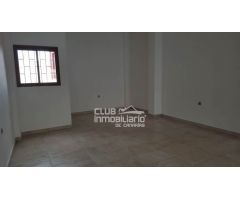 Local comercial en la Av. Taco Reformado con semi-sótano