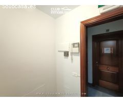 Oficina en 1ª planta de 110m2 en c/Cairasco con garaje y trastero