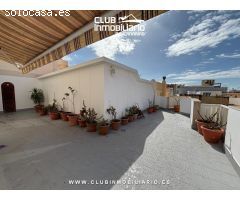 Ático dúplex en el corazón de Santa Cruz semi-amueblado con garaje y trastero