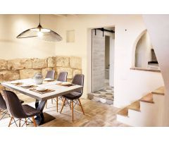 ENCANTADORA CASA DE PUEBLO MALLORQUINA RECIÉN REFORMADA, CON TERRAZA Y VISTAS A LAS MONTAÑAS