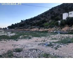 Con las mejores vistas , a pie de la Serreta.