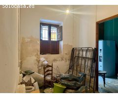 Se vende amplia Casa señorial para inversores, en la localidad de Gata de Gorgos