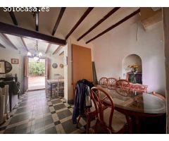 casa de campo de 131 m² en parcela de 2.728 m², situada en la tranquila zona de Ambra, Pego.
