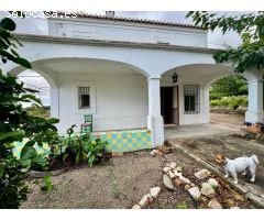 casa de campo de 131 m² en parcela de 2.728 m², situada en la tranquila zona de Ambra, Pego.