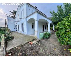 casa de campo de 131 m² en parcela de 2.728 m², situada en la tranquila zona de Ambra, Pego.
