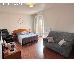 PISO en el barrio de SAN LORENZO (Segovia) de TRES DORMITORIOS y DOS TERRAZAS.