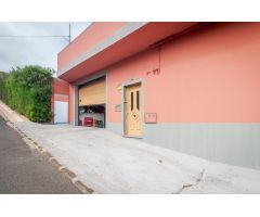 Casa Independiente con Piscina y 2618 m2 de terreno en Firgas - La Caldera -  Gran Canaria