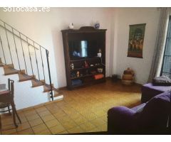 Dúplex de 104m2, 4 dormitorios, plaza de parking y trastero, en el casco de Santa Brígida