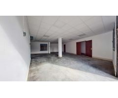 Local comercial con vado permanente, ideal profesionales técnicos.