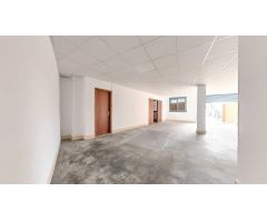 Local comercial con vado permanente, ideal profesionales técnicos.