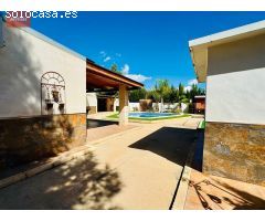 ESTUPENDO CHALET A LA VENTA MÁS NAVE INDUSTRIAL