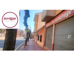 En zona de paso, 100 m2 de local con 9 metros de fachada. Si eres emprendedor. No lo dejes escapar