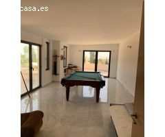 Chalet en esquina en El Moralet, Alicante