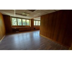 Local Comercial en Venta en Las Espineras del León, León