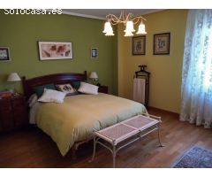 Chalet Independiente en Venta en Sariegos, León
