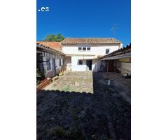 Casa de Pueblo en Venta en Llamas de la Ribera, León