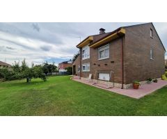Chalet Independiente en Venta en Mansilla de las Mulas, León