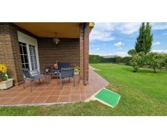 Chalet Independiente en Venta en Mansilla de las Mulas, León