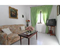 ¡Gran Casa en Torremejía con Patio, Terraza, Cochera y Posibilidad de Dos Viviendas!