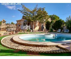 Chalet con Piscina en Crevillente