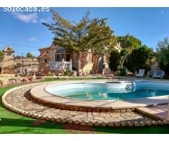 Chalet con Piscina en Crevillente