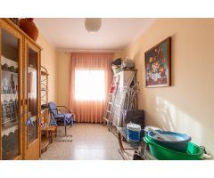 Piso de 4 habitaciones con vistas despejadas y sol