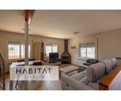 CASA ESQUINERA EN VENTA EN PINEDA DE MAR