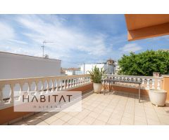 CASA ESQUINERA EN VENTA EN PINEDA DE MAR