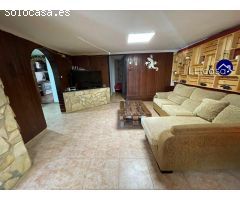 Casa de Pueblo en Venta en Requena de Campos, Valencia