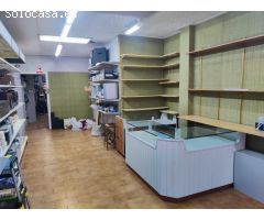 Local comercial grande con patio  trasero