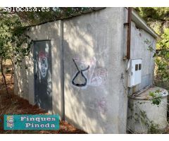 Finca rústica con suministros en Pineda de Mar