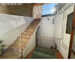 CASA Y LOCAL COMERCIAL EN EL CENTRO DE TORDERA