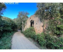 Masia en ruinas en Santa Susanna