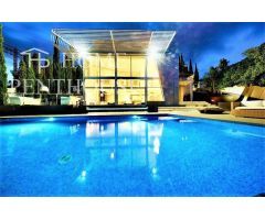Exclusiva casa con espectaculares vistas al mar en Sitges con licencia turística!