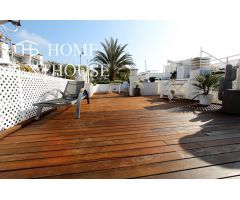 Casa pareada con piscina comunitaria frente al mar en Sitges!!