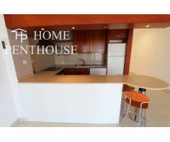 Casa pareada con piscina comunitaria frente al mar en Sitges!!