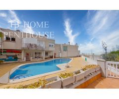 CASA CON PISCINA COMUNITARIA EN 1ª LINEA DE MAR EN SITGES!