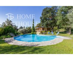 Exclusiva villa con gran terreno y preciosa piscina privada en Begues!