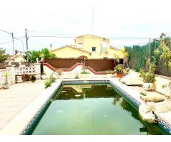 Gran casa esquinera con piscina privada en el Papagayo de Sant Jaume dels Domenys!!
